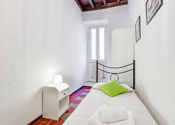 Spanish Steps Spacious Apartment Rom