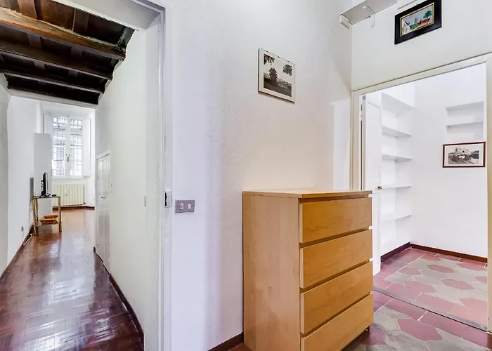 Spanish Steps Spacious *