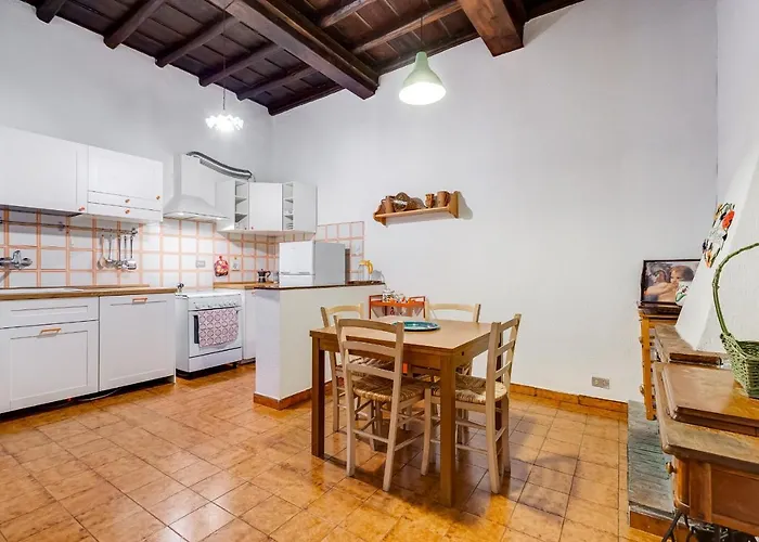 Spanish Steps Spacious Apartment Rom