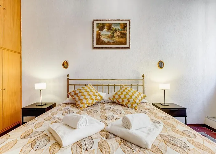 Spanish Steps Spacious Apartment