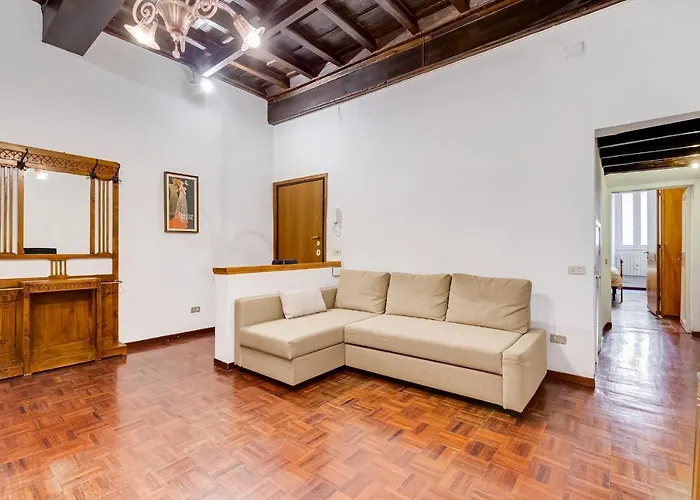 Spanish Steps Spacious Apartment