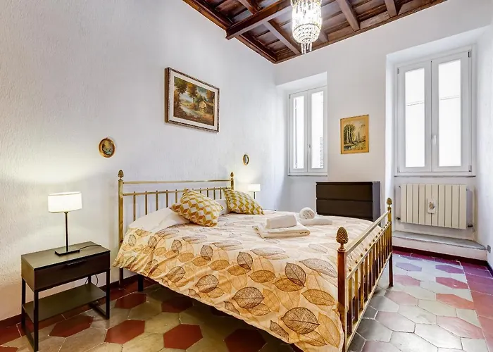 Spanish Steps Spacious Apartment